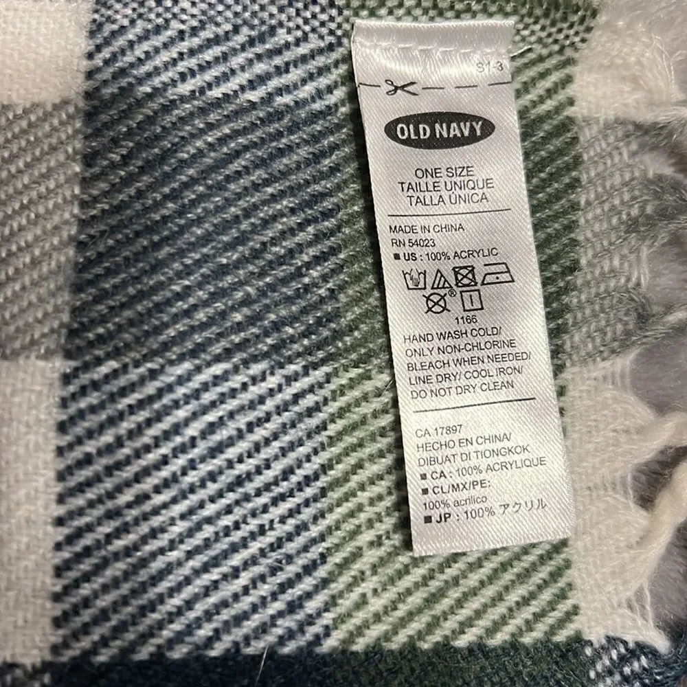 𝅺FLANNEL scarves (2)